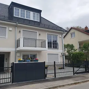 Helle 3 Souterrainwohnung In Einem Neubau-villa , München Deutschland